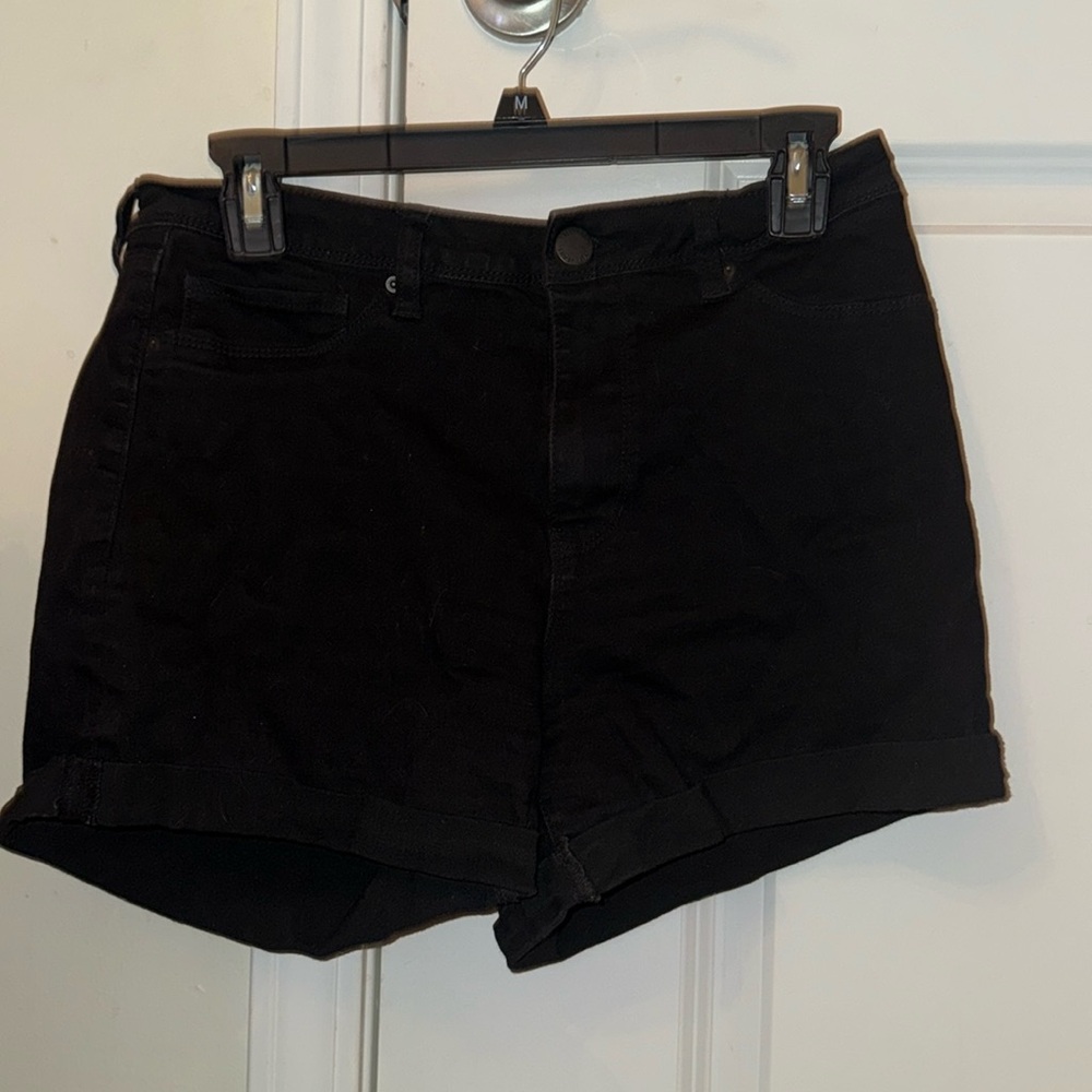 YMI black jean shorts 🖤